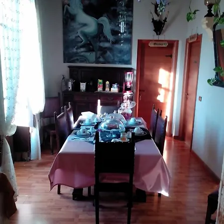 Camelot Bed & Breakfast 3*