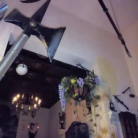 Camelot Bed & Breakfast 3*