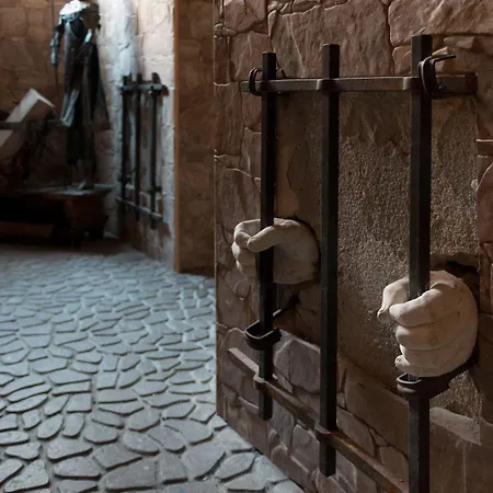 Bed & Breakfast Camelot 3*