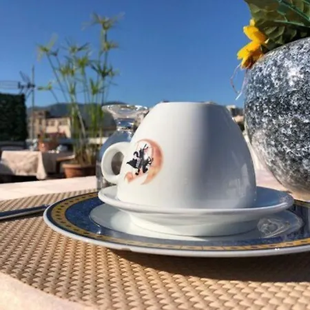 Bed & Breakfast Camelot 3*