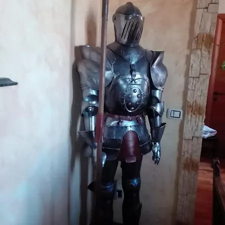 Camelot Nocleg ze śniadaniem 3*