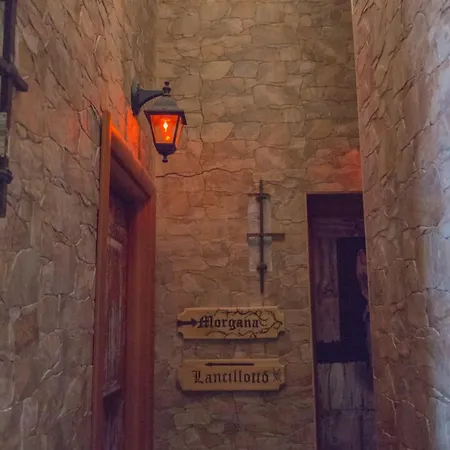Bed & Breakfast Camelot 3*