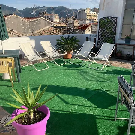 Camelot Couette-café 3*